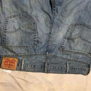Levi's Men's Light Blue Relaxed Jeans